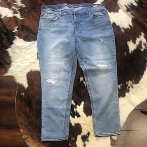 Bundle 2 get 1 free all jeans!